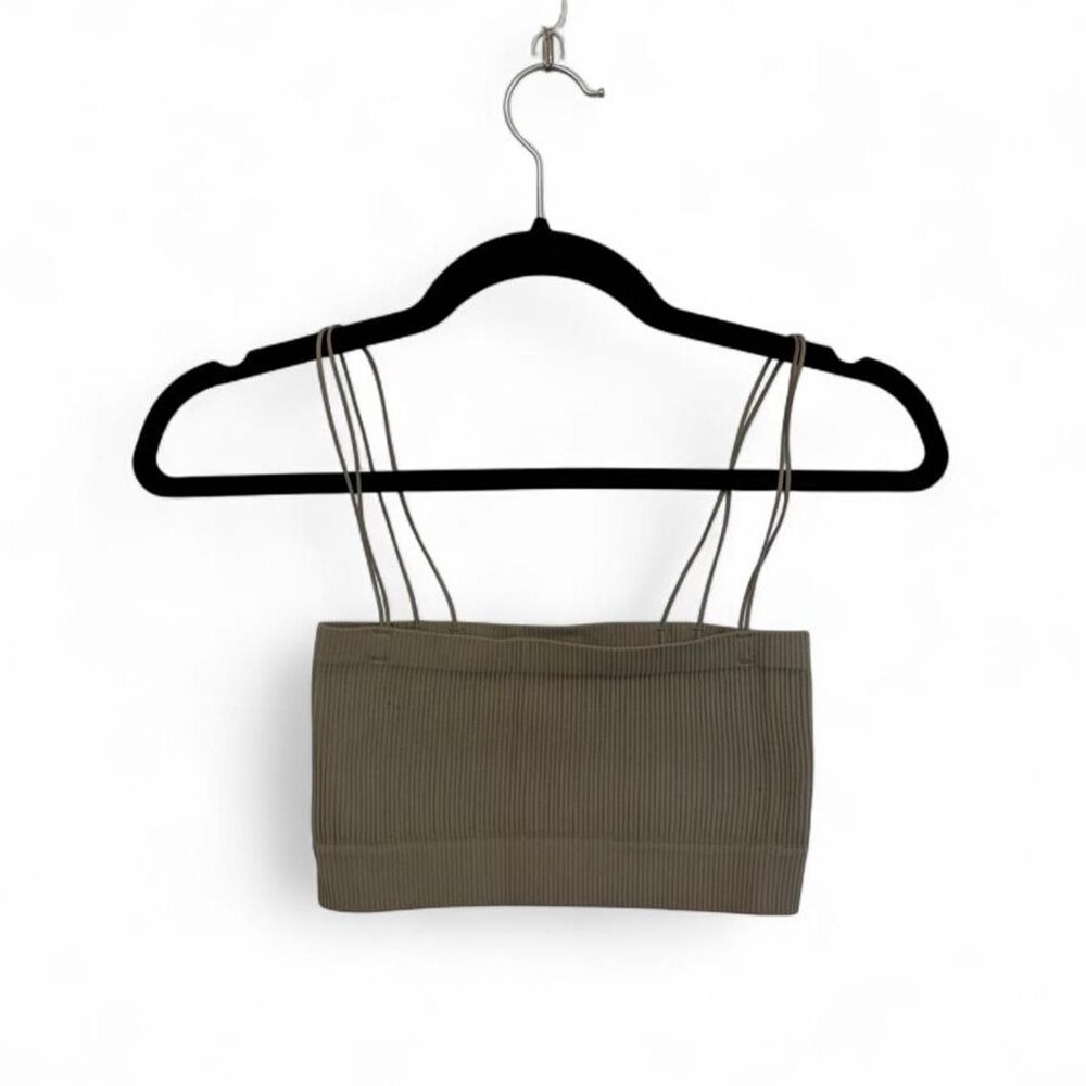 Aritzia Women's Green and Khaki Crop-top